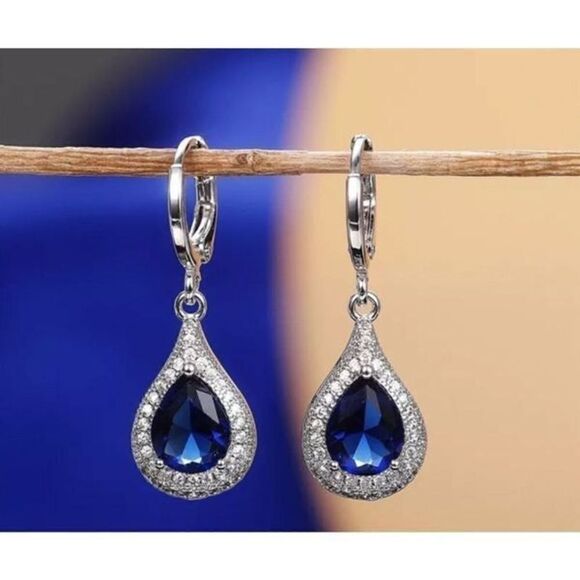 The Heirloom Blue Drop earring 925 and sapphire - Picture 5 of 8
